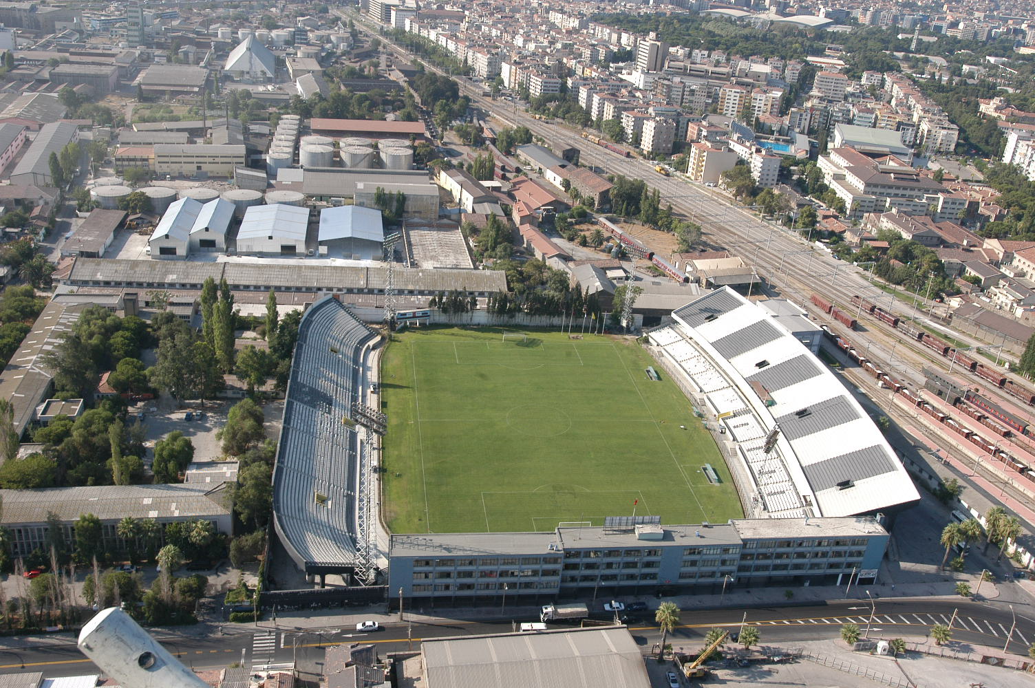 Büyükşehir’den Alsancak Stadı için “bedelsiz” tahsis