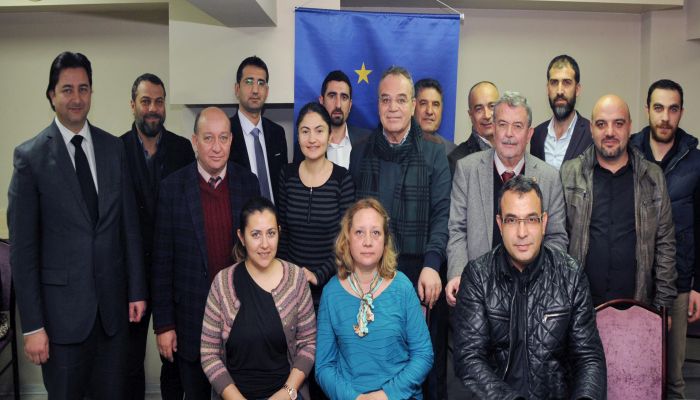 İZMİR’DE İLK İŞ DÜNYASI DERNEĞİ KURULUYOR