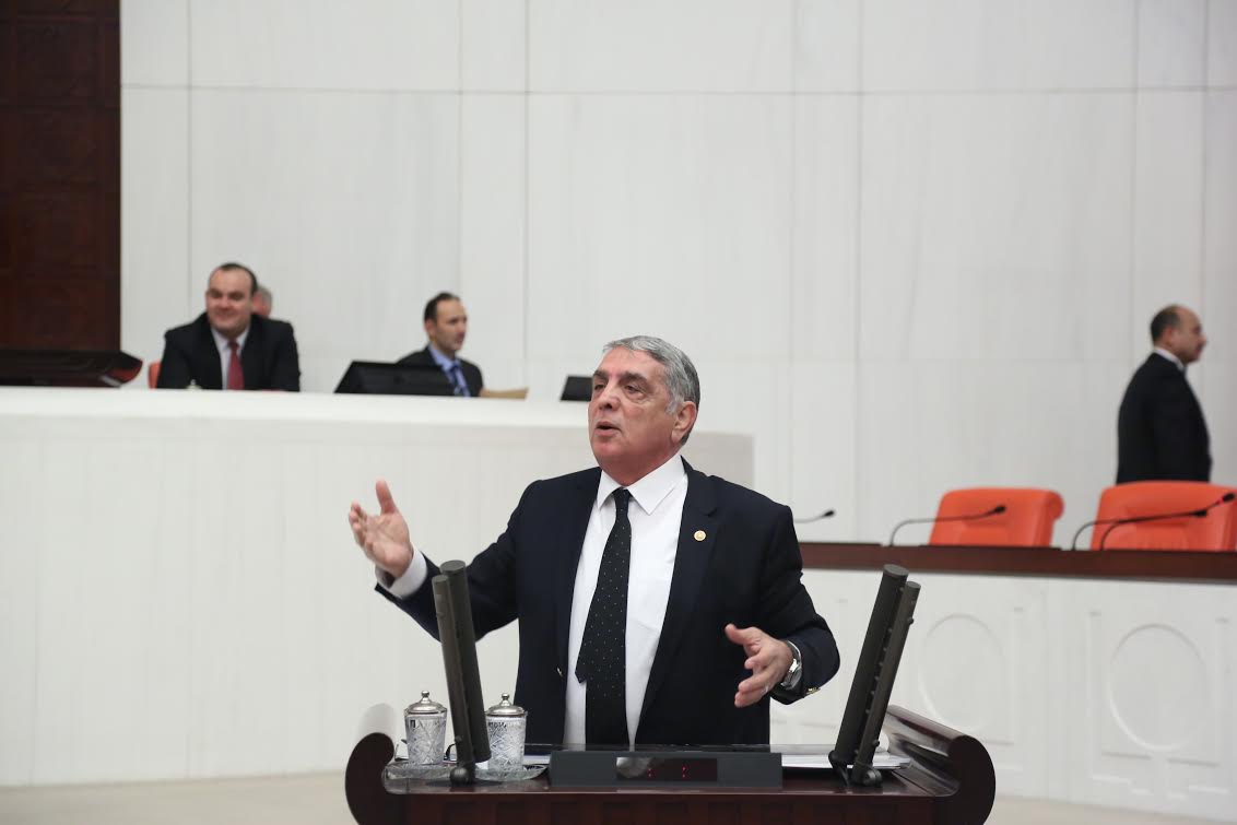 "Birlik beraberliğimizi sürdürerek, hainlerin kökünü kazıyacağız"