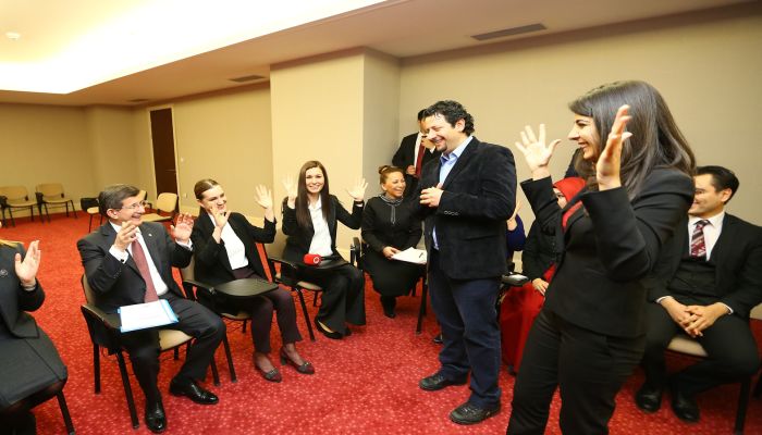 İŞARET DİLİ EĞİTİMLERİ BAŞLIYOR