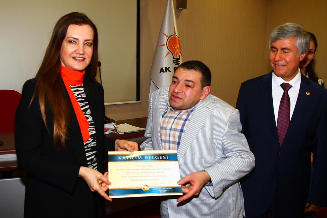 AK PARTİ'DEN İŞARET DİLİ SEFERBERLİĞİ