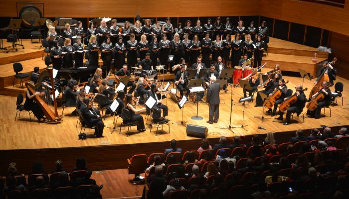 AK KADINLAR’DAN KATILIMCILARA SANAT ŞÖLENİ…