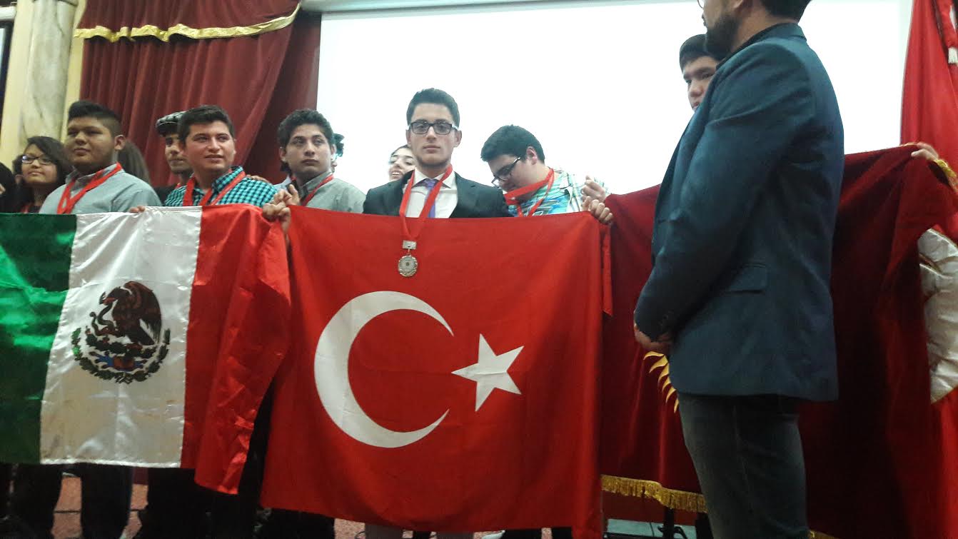 YILAN ROBOT TUNUS'TA DÜNYA İKİNCİSİ