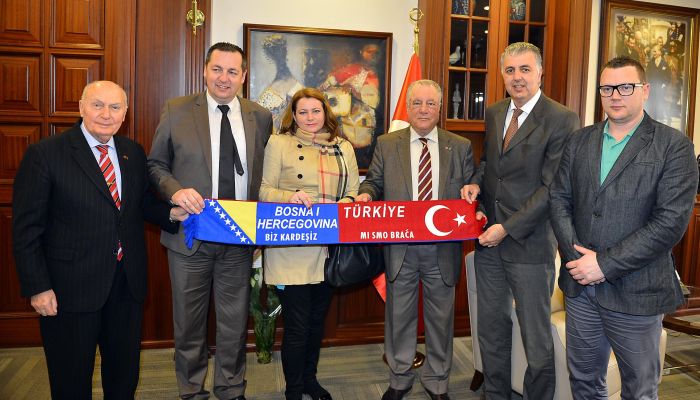 Boşnaklar'dan çifte ziyaret