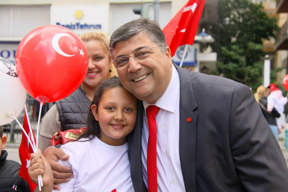 “23 Nisan Bağımsızlıktır, Himaye-i Etfal Cemiyetidir”