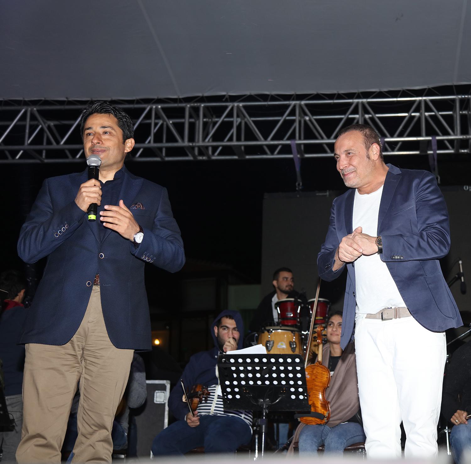 CENK EREN’DEN TANJU OKAN ŞARKILARI