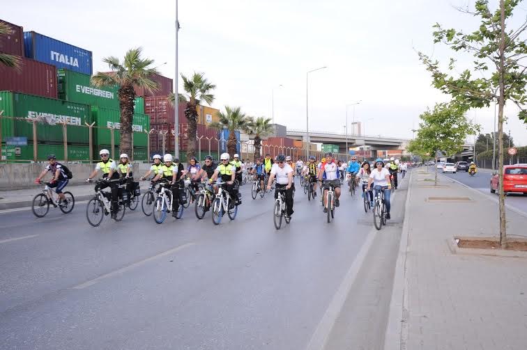 İzmir’de bisiklet kültürü gelişiyor