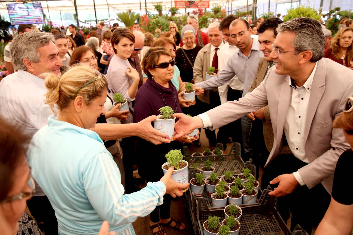 Karşıyaka çiçek kokacak