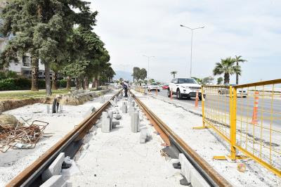 Konak tramvayı için  “geçici” trafik düzenlemesi