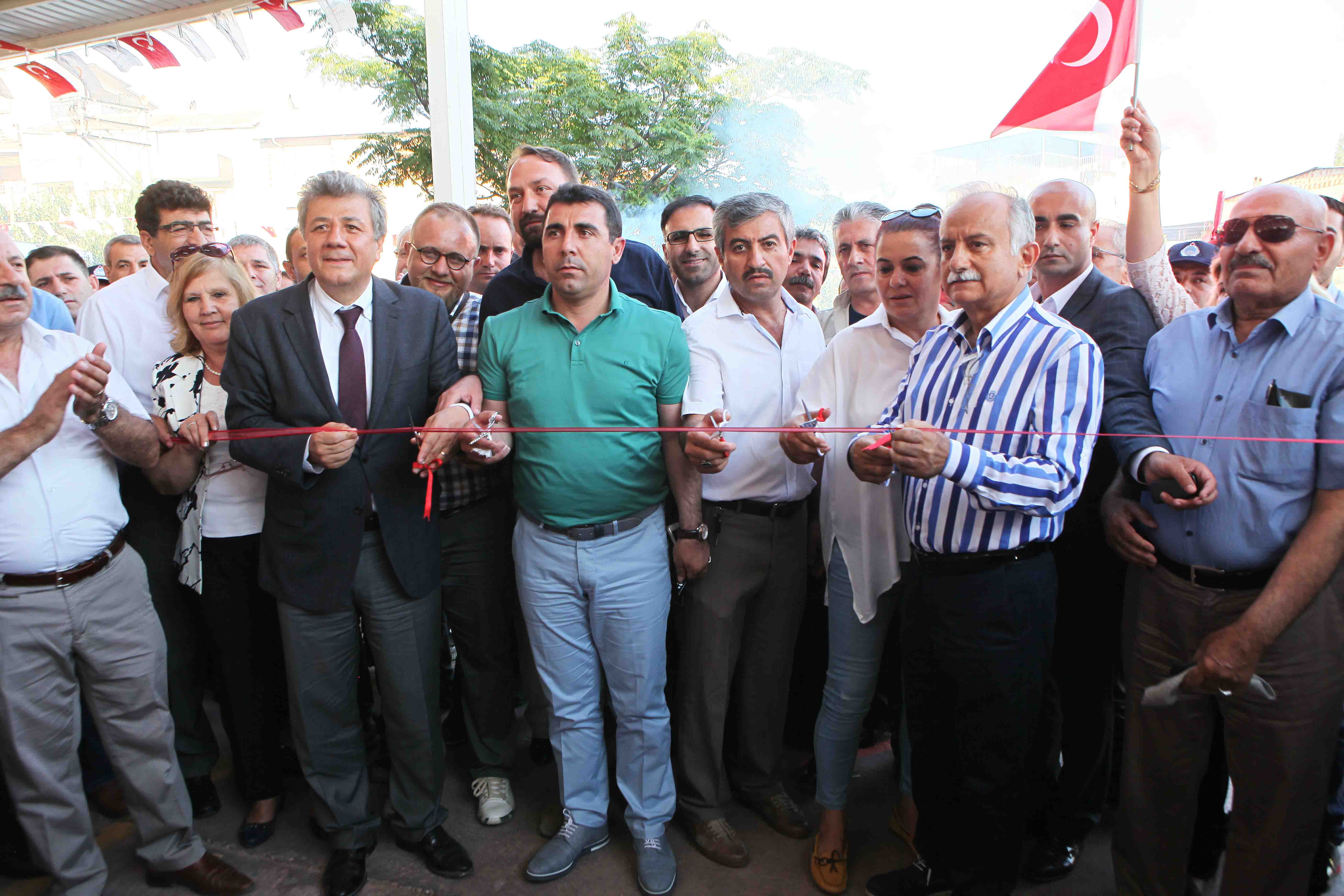 Dev Pazar yerine muhteşem açılış