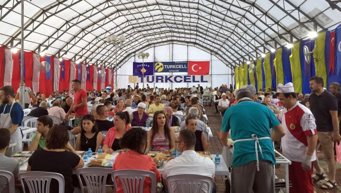 TURKCELL VE BAYİSİNDEN BALKANLARDA İFTAR