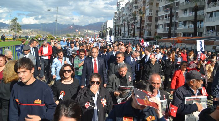 İzmir’de ‘Ata’ya Saygı Yürüyüşü’