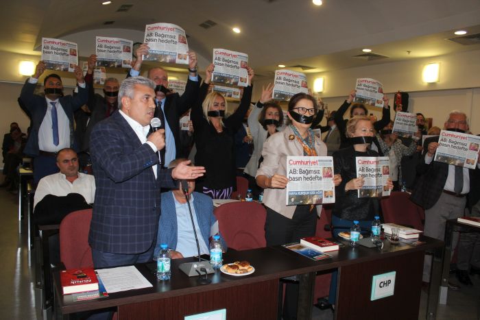 Karşıyaka Belediyesi’nde protesto