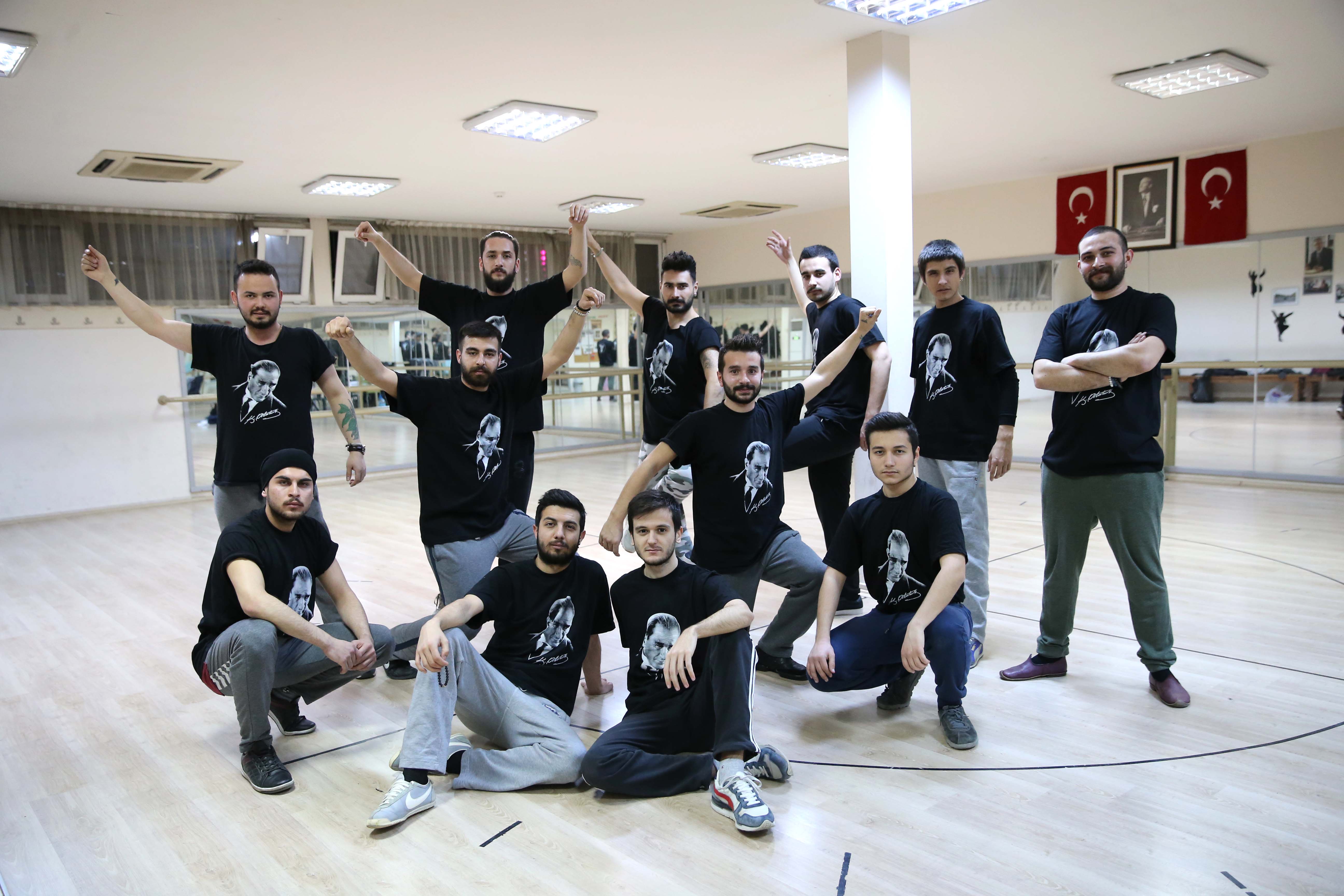 Zeybek ile İzmir&#039;i sallayacaklar!