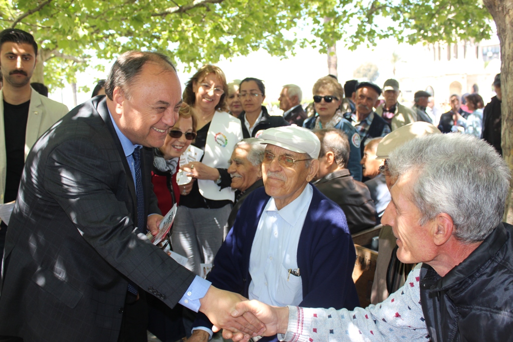 "Cumhurbaşkanı Ve Başbakan'da Hayır İçin Çalışıyor"
