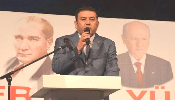 Cumhuriyet’e uzanan elleri kırarız
