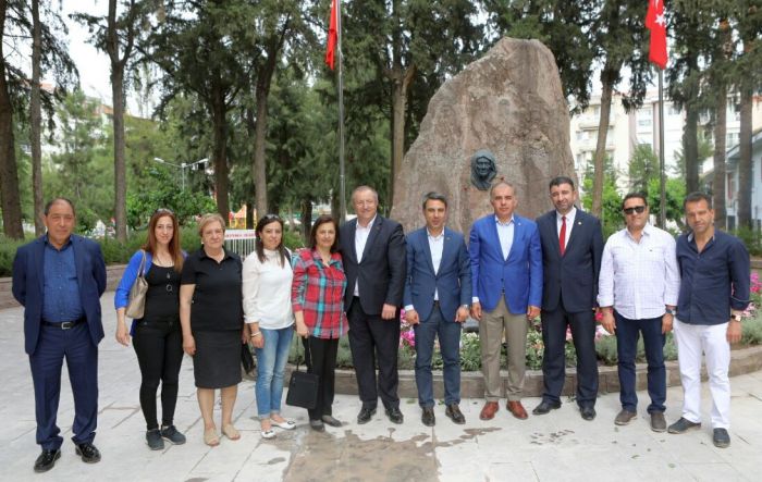 Zübeyde Ana’nın huzurunda kutladı