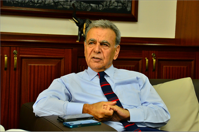 "Açlık demokrasiden önce gelir"