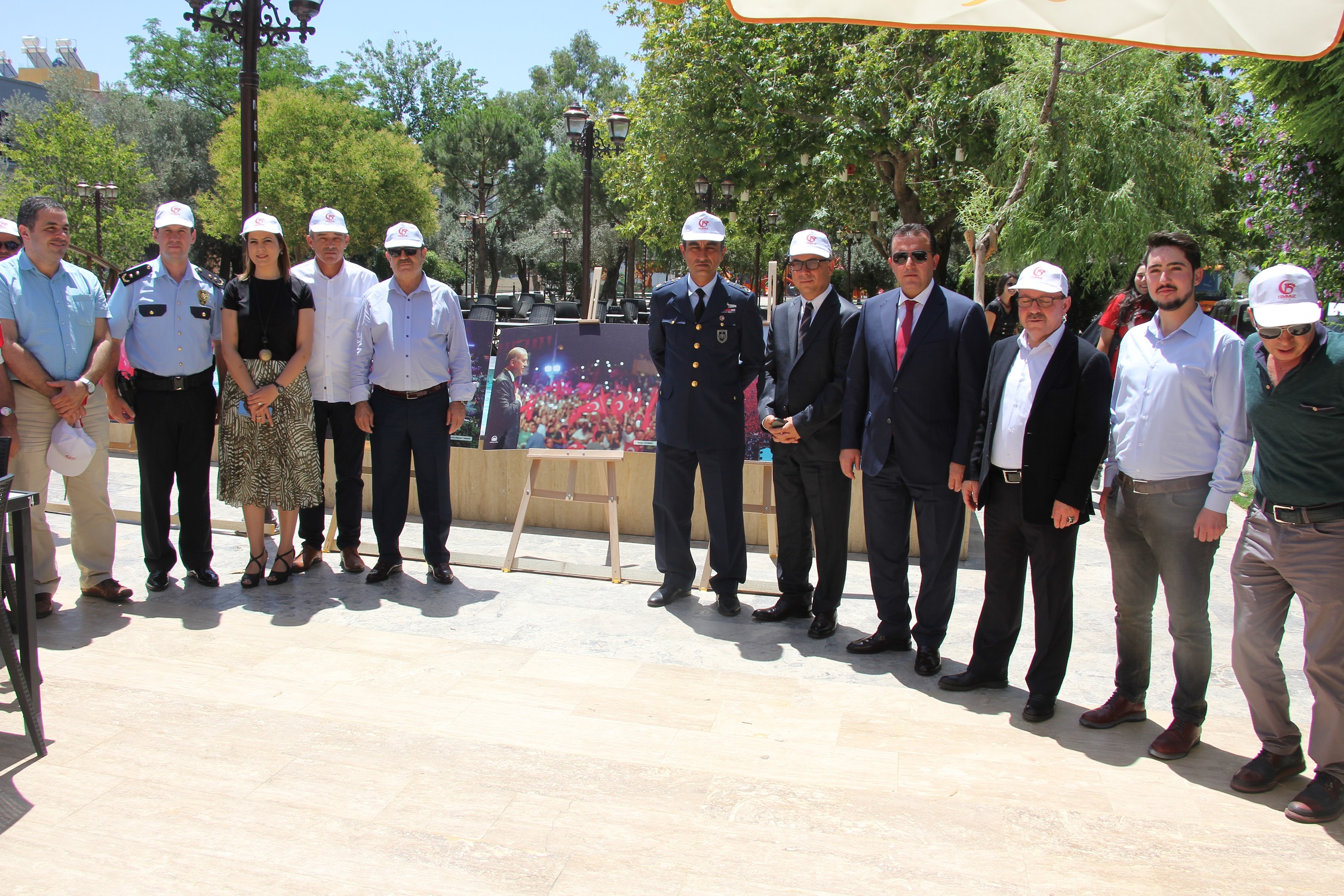 15 Temmuz Sergisi Menderes’te Açıldı