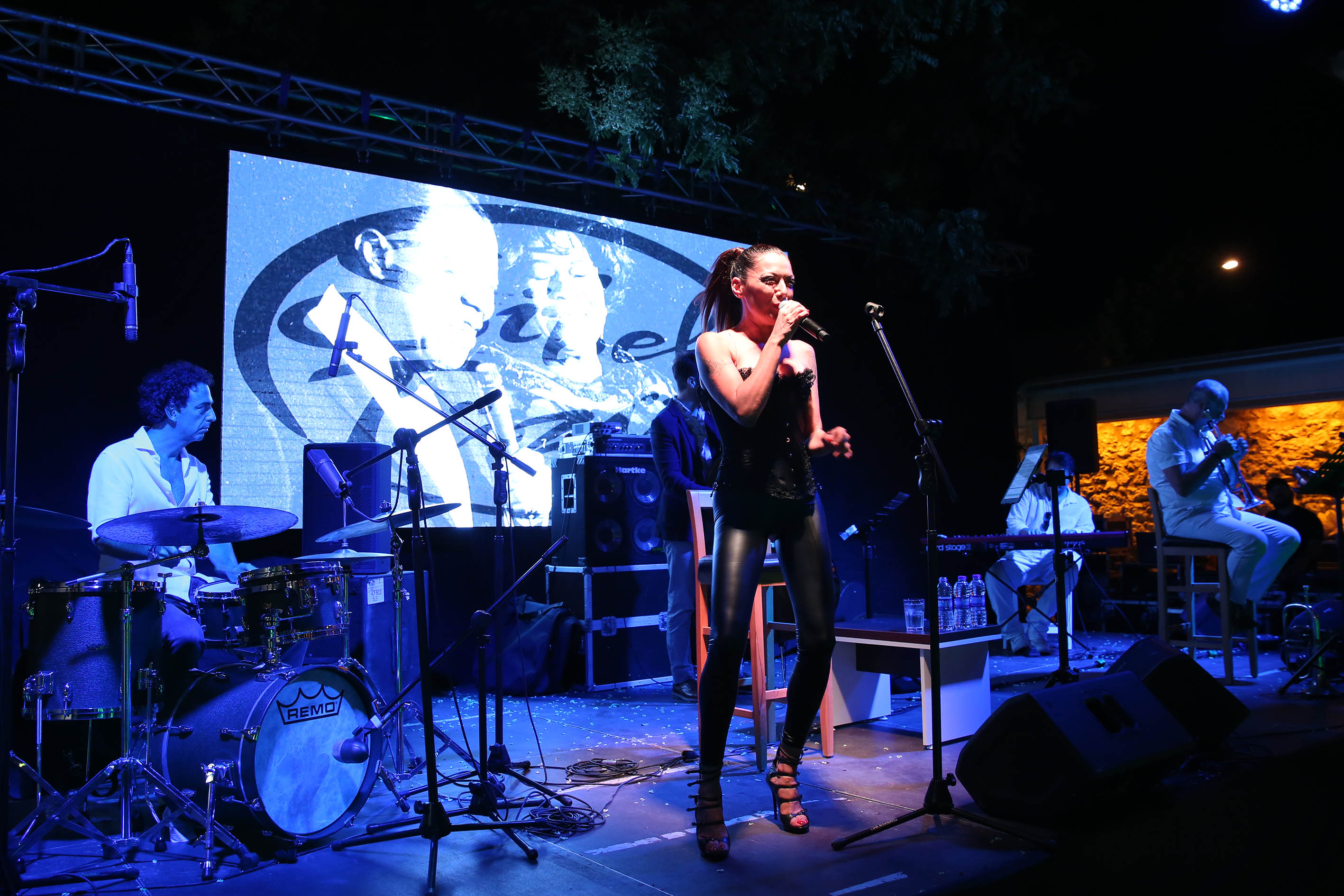Sibel Tüzün’den muhteşem performans