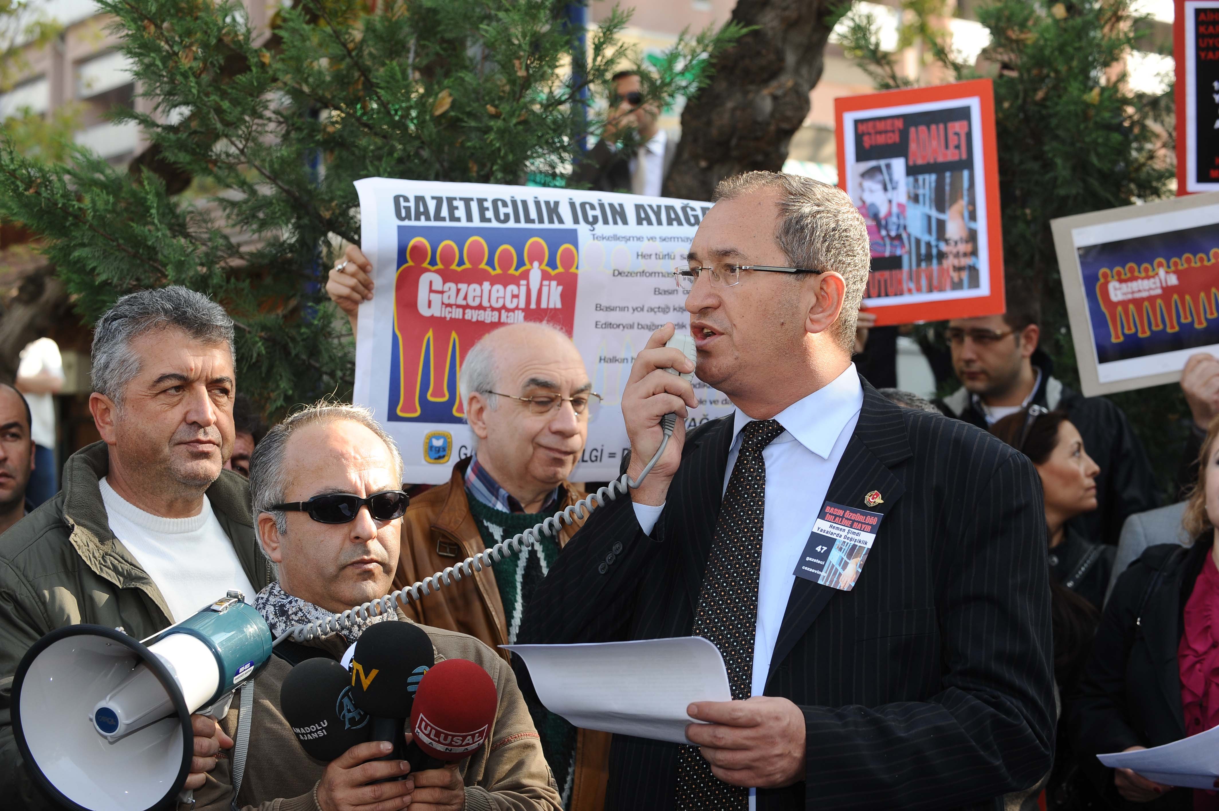 Atila Sertel: Bugün bayram olsun!