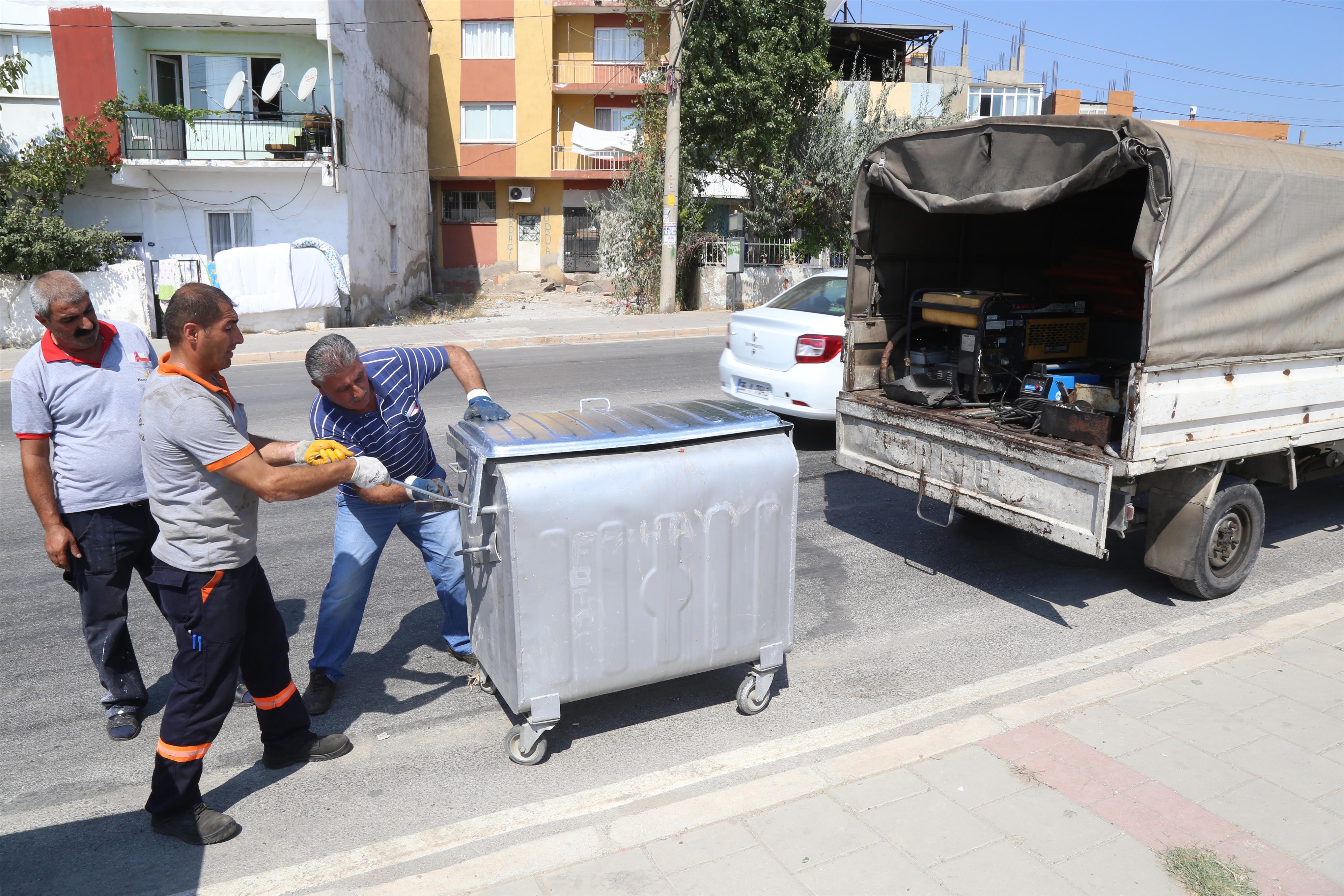Karabağlar’da çöp konteynerlerine anında çözüm