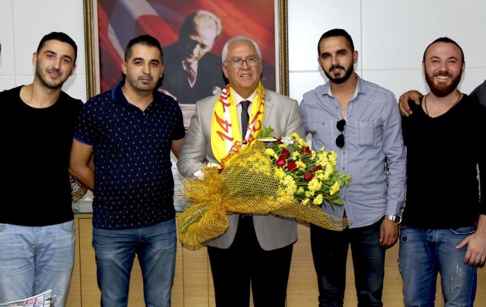Göztepeli taraftarlardan Başkan Selvitopu’na teşekkür