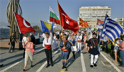 İzmir’de Balkan havası