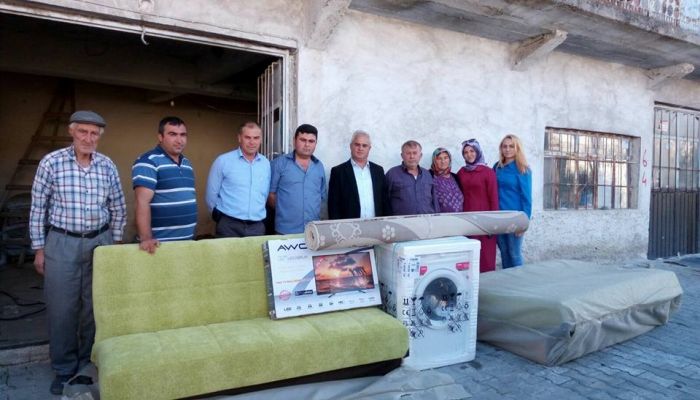 'Büyükşehir Yangın Mağduru Ailelerin Yanındayız'