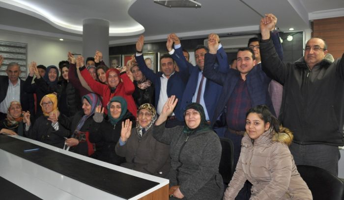 Buca’da CHP'den AK Parti'ye katılım!