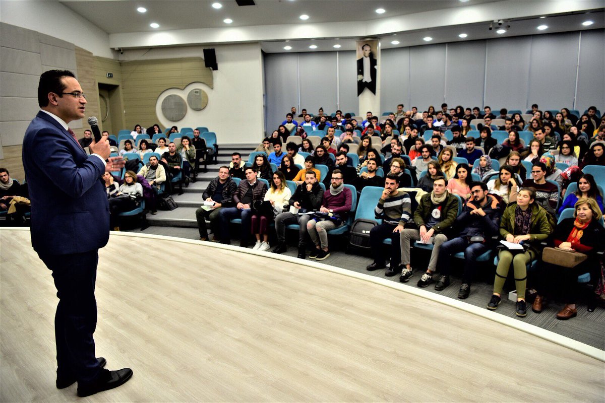 Bornovalı gençlere etkili iletişim semineri