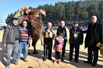 Gönül sohbet ister, güreş bahane
