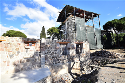 159 yıllık köşke "hayat öpücüğü"