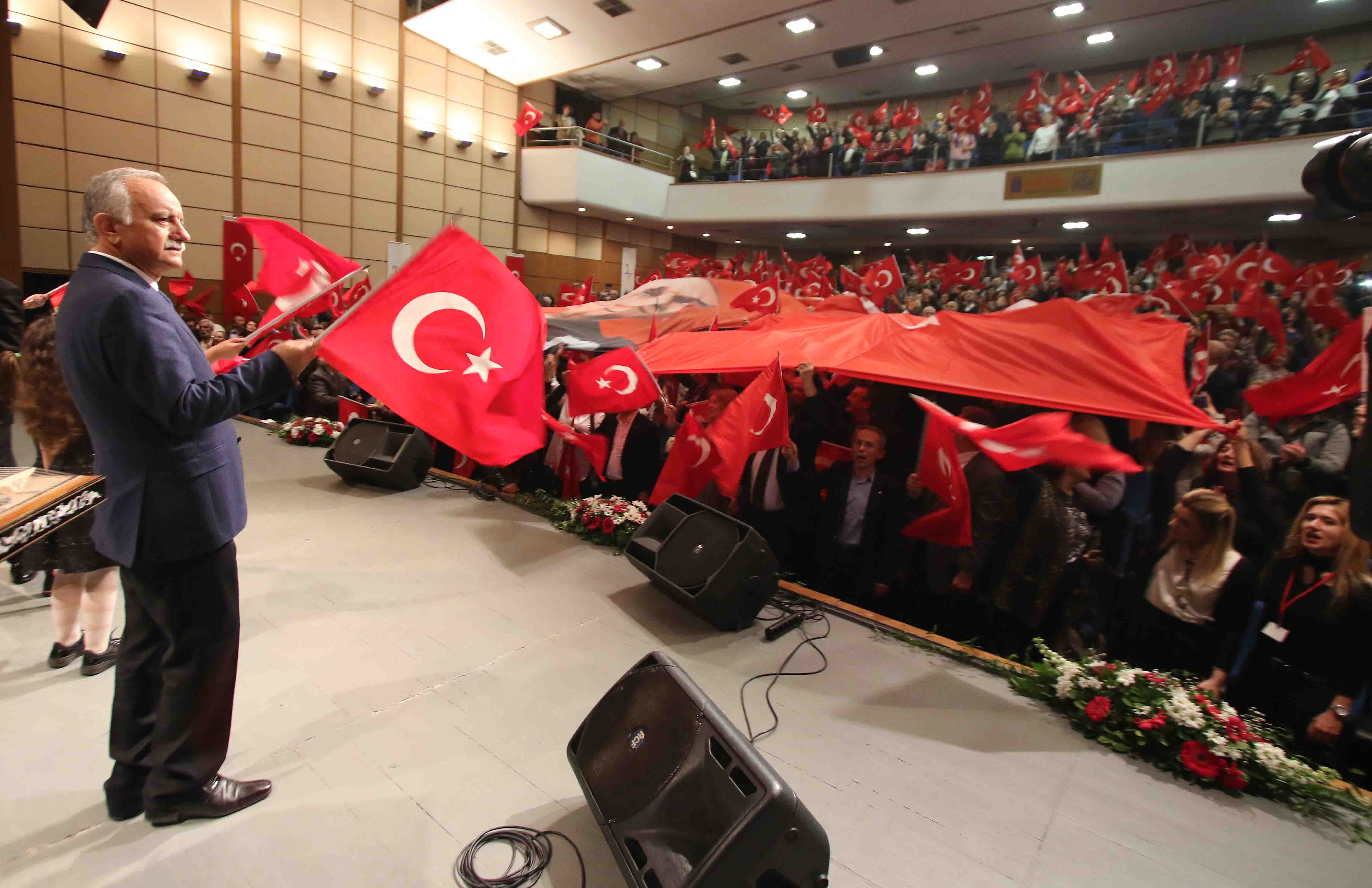 Bayraklı’da ‘Ustaya Saygı’ Konseri