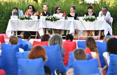 Kelimelerin büyüsünde buluştular