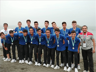 Asıl dostluk kazandı