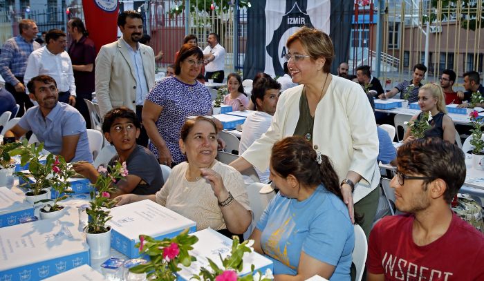 Pekdaş: İzmirlilik ruhunu yükseltelim