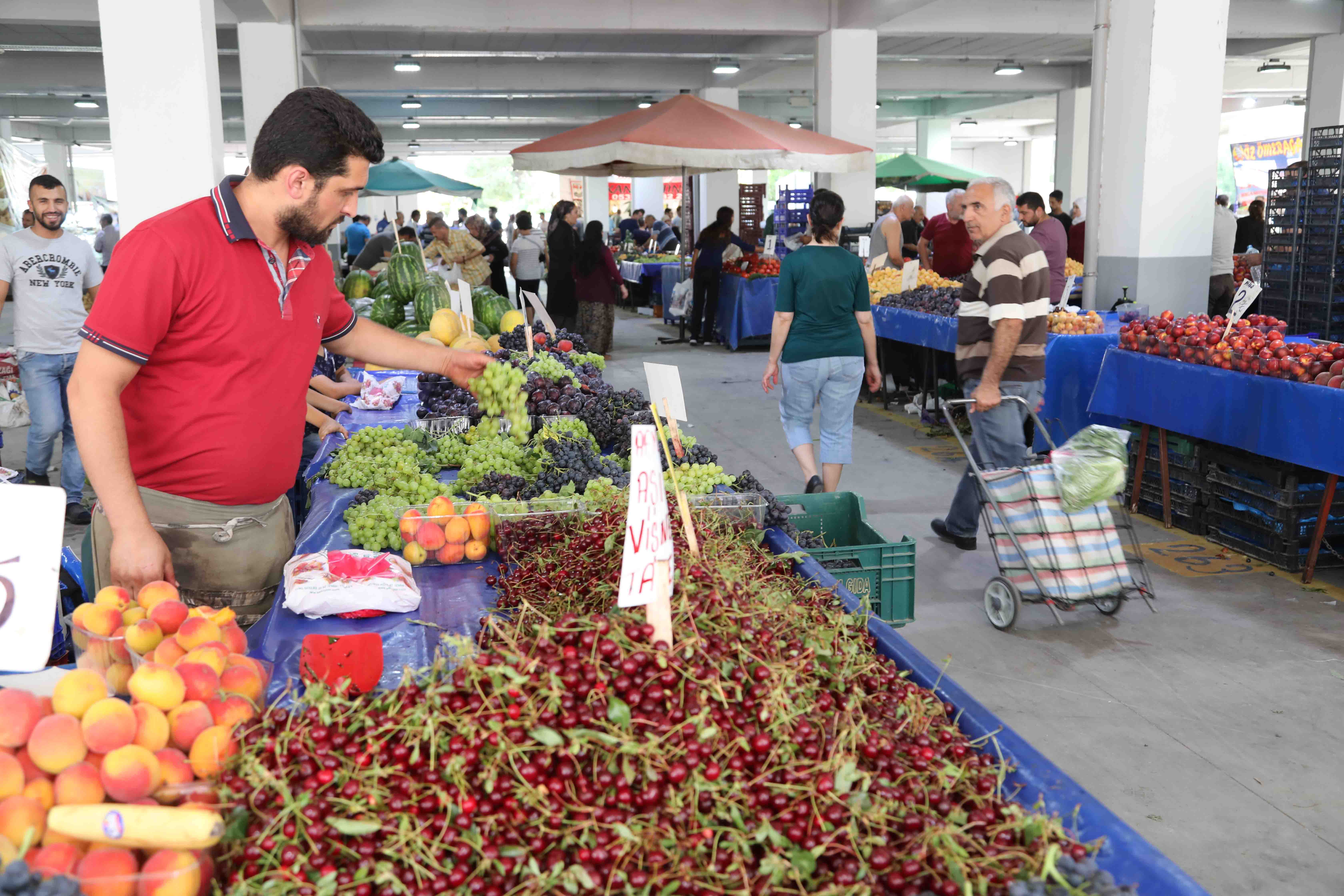 Çay Mahallesi’ne dev pazar yeri