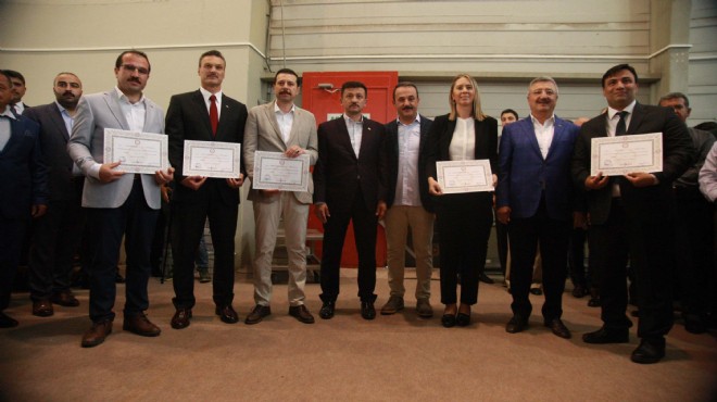Ak Parti’li vekiller mazbatalarını aldı
