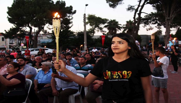 Sivas Katliamında yaşamını yitirenler Buca’da anıldı