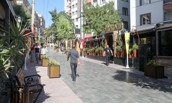 Buca’da Yollar Sevgiye Çıkar