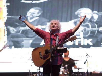 Aşık Veysel’de  “Yeni Türkü” rüzgarı