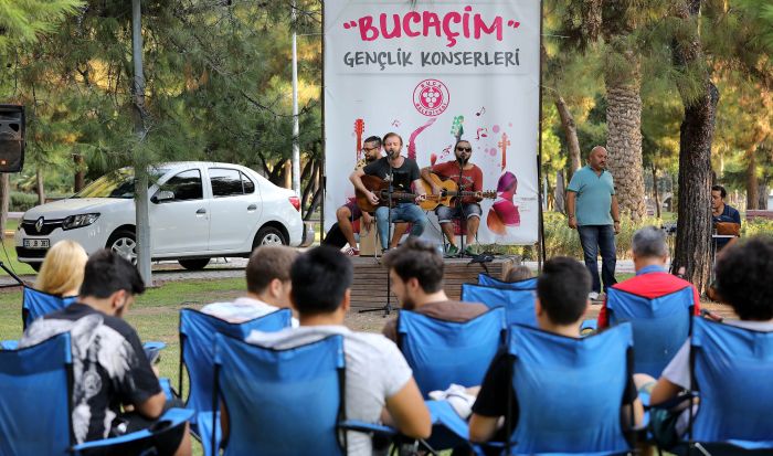 Çim konserleri devam ediyor