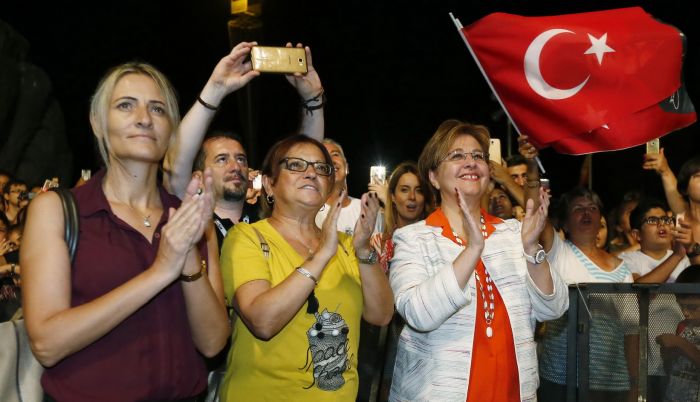 Her Şarkı Özgürlük İçin