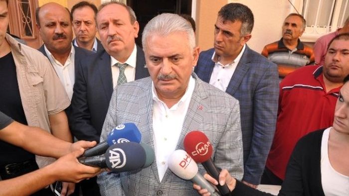 Binali Yıldırım, Şehit ailesini ziyaret etti