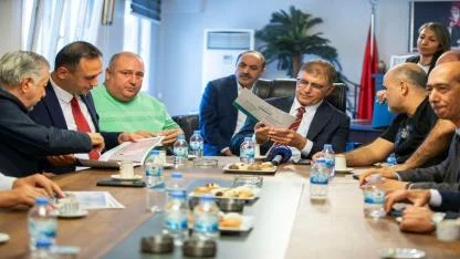 Başkan Tugay Ayakkabıcılar Sitesi esnafını ziyaret etti