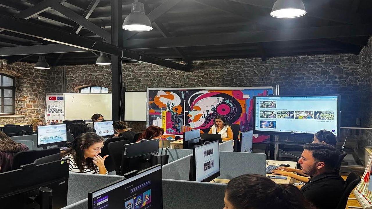 Büyükşehir’den gençlere “Canva” eğitimi