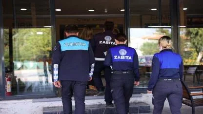 Çeşme Belediyesi Zabıta ekiplerinden fırınlara hijyen denetimi
