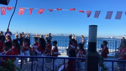 Cumhuriyet’in 102. Yılı İzmir’de Coşku ve Gururla Kutlandı
