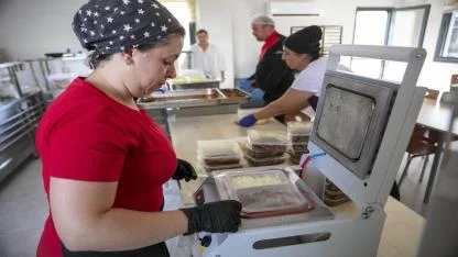 “Dayanışma Mutfağı” Her Gün Sofraları Isıtıyor